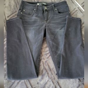 Women's Kut from the Kloth black jeans. Mia toothpick skinny